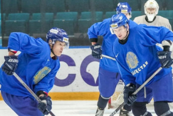 Сборная Казахстана по хоккею катком проехалась по Венгрии на Универсиаде-2023