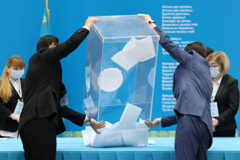 Фотография к новости: Выборы в Сенат: в Астане приступили к подсчёту голосов