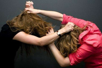 Фотография к новости: Видео  драки студенток  в Алматы прокомментировали в полиции