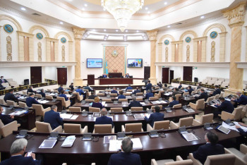 Фотография к новости: "Общество состоит не только из мужчин в возрасте" - политолог о кандидатах в Сенат