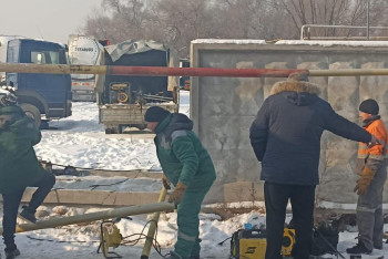 Фотография к новости: Грузовик въехал в газовую магистраль и оставил без газа часть Алматы