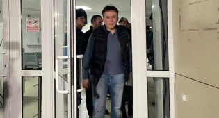 Суд отказал Жанболату Мамаю в общении с гражданами Великобритании