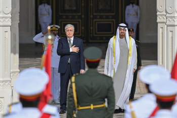 Фотография к новости: Прибытие Токаева в ОАЭ отметили артиллерийским залпом