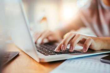 Фотография к новости: "Қазақстан халқына" выделит гранты на обучение детям погибших в январских событиях граждан РК