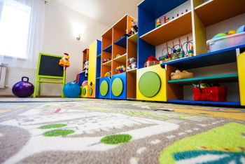 Фотография к новости: Издевавшихся над детьми воспитателей уволили в Астане