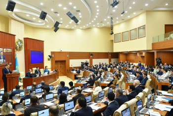 Фотография к новости: Саиров, Иса и Перуашев - политолог спрогнозировал, кто сможет переизбраться в Мажилис