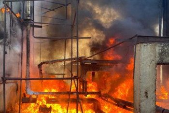 Фотография к новости: На территории предприятия в Атырау вспыхнул огонь