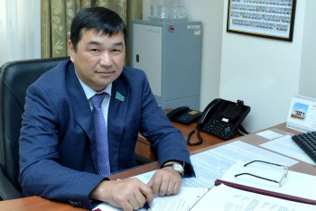 Фотография к новости: У мажилисмена, поддержавшего вторжение России в Украину, забрали депутатский мандат