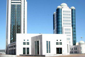 Фотография к новости: Будет жёсткая конкуренция - политолог Калиев о выборах в Мажилис и маслихаты