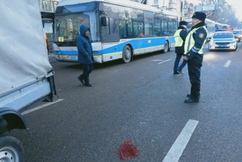 Фотография к новости: Водителя троллейбуса насмерть сбили в Алматы