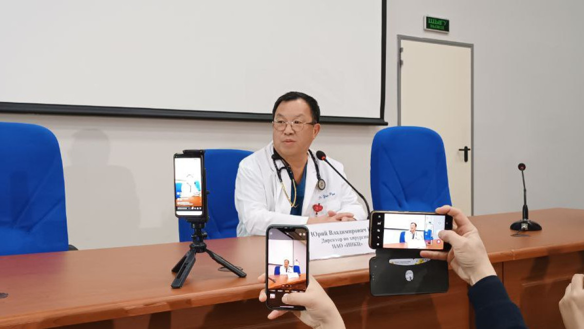 У Назарбаева нет VIP-условий - хирург про госпитализацию экс-президента