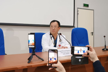 Фотография к новости: У Назарбаева нет VIP-условий - хирург про госпитализацию экс-президента