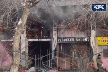 Фотография к новости: Сгорели 44 бутика, пострадали три человека: подробности о пожаре на рынке в Таразе