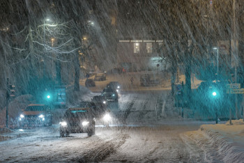 Фотография к новости: Метель и туман: штормовое предупреждение объявили в пяти регионах страны