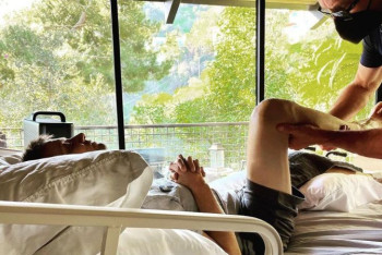 Фотография к новости: Звезда "Мстителей" Джереми Реннер показал фото с реабилитации