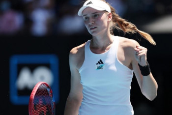 Фотография к новости: Не показывать эмоции: Рыбакина рассказала о своём спокойствии на корте