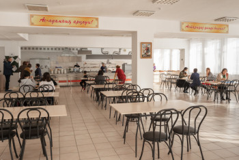 Фотография к новости: Плов, пюре с котлетой и каша. Чем сегодня кормят казахстанских школьников?