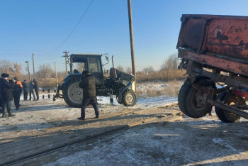 Фотография к новости: Трактор столкнулся с поездом в области Жетысу