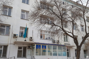 Фотография к новости: Пациенты Центра психического здоровья в Актау зашили рты в знак протеста нарушения их прав