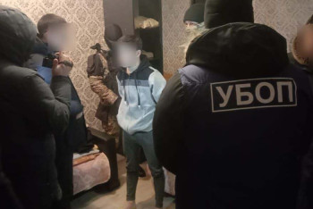 Фотография к новости: В Кокшетау задержали вымогателей, заставлявших горожан брать на себя кредиты