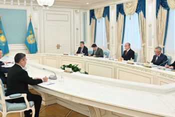 Фотография к новости: Токаев принял главу Якутии в Акорде