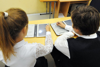 Фотография к новости: В Казахстане ограничат время использования планшетов в школах