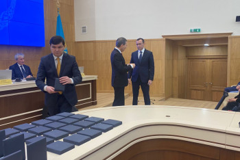 Фотография к новости: ЦИК зарегистрировала новых депутатов сената