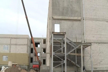 Фотография к новости: Дети учатся в полуразрушенной школе из-за спора между подрядчиком и чиновниками в ЗКО