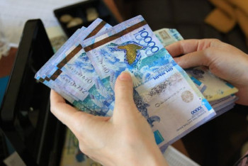 Фотография к новости: 59,5 миллиарда тенге выплачено из бюджета Казахстана получателям адресной социальной помощи