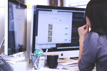 Фотография к новости: Государство не должно останавливать работу сетей связи в период ЧС - Мусин