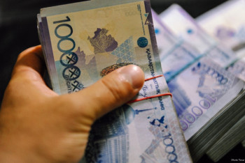 Фотография к новости: "Отдыхают постоянно в Европе" - Смагулов о незаконном обогащении чиновников