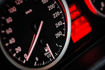 Фотография к новости: Почти 2000 машин легализовали в Казахстане