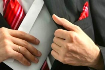 Фотография к новости: Глава шымкентского КТЖ брал взятки за трудоустройство подчиненных - Антикор