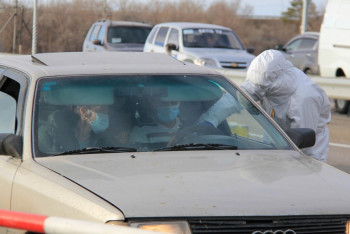 Фотография к новости: На границе с Китаем застряли 30 павлодарских автобусов