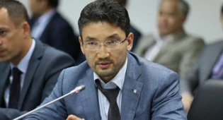 Есть все шансы &quot;подвинуть&quot; действующие партии - Ошакбаев о &quot;Байтак&quot; и Respublica