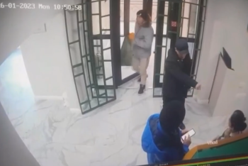 Фотография к новости: Житель Актау напал с ножом на посетителей банка