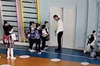 Фотография к новости: Толкнувшего школьницу учителя физкультуры уволили в Астане