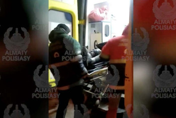 Фотография к новости: Алматинский курьер провалился в овраг на Шымбулаке и едва не замёрз