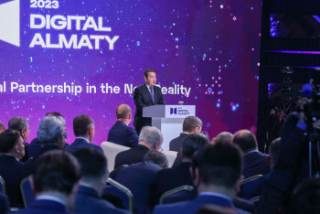 Фотография к новости: Переходить на электронные транспортные документы в рамках ЕАЭС призвал Алихан Смаилов