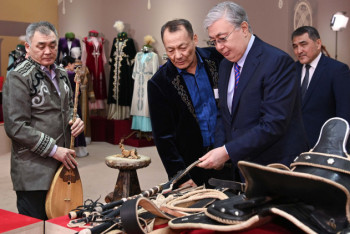 Фотография к новости: Чем удивили ремесленники Жамбылской области Касым-Жомарта Токаева