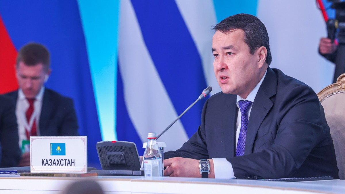 Нужно максимально сконцентрироваться на устранении торговых барьеров в ЕАЭС — Алихан Смаилов