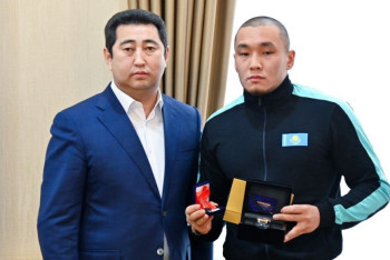 Фотография к новости: Паралыжник Ербол Хамитов получил служебную квартиру