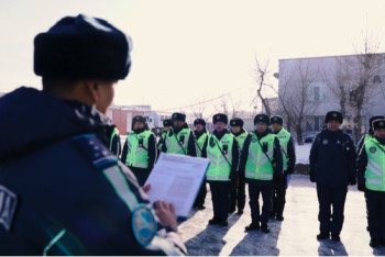 Фотография к новости: Казахстанских полицейских проверяют на добропорядочность