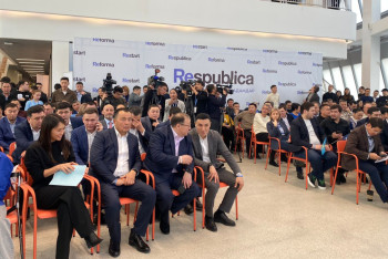 Фотография к новости: В столице начался внеочередной I Съезд партии Respublica