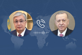 Фотография к новости: Токаев поговорил по телефону с Эрдоганом