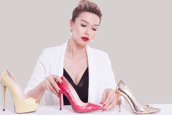 Фотография к новости: Казахстанский дизайнер обуви представит коллекцию на выставке в Милане