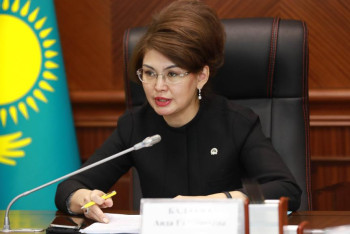 Фотография к новости: Женщины могут иметь равные возможности  с мужчинами, но подвергаться насилию в семье - Балаева