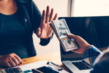 Фотография к новости: Почему рост числа женщин у власти снизит коррупцию в Казахстане