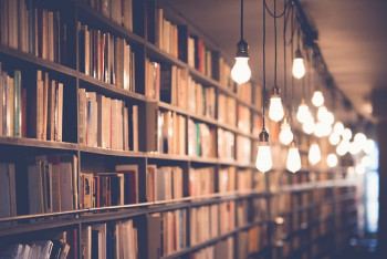 Фотография к новости: Скандал с переводом книг на казахский язык. В МИОР прокомментировали ситуацию