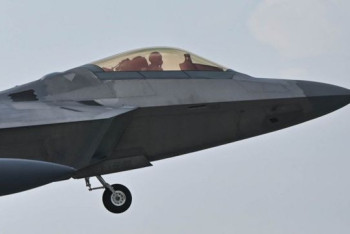 Фотография к новости: Американские военные сбили неопознанный объект над Канадой